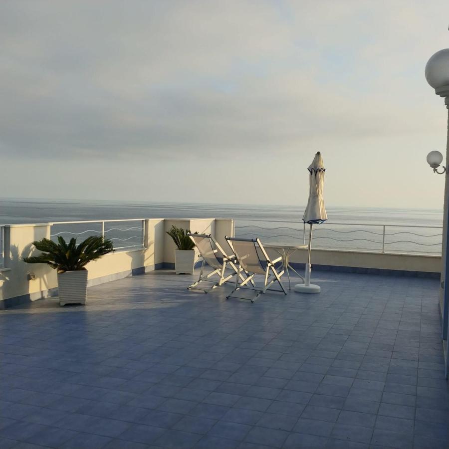 Hotel Ferretti Диаманте Екстериор снимка